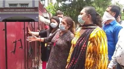 'স্কুল বন্ধ-তবে কেন টাকা দেবো', গর্জে উঠলেন সল্টলেকের শিক্ষা নিকেতনের অভিভাবকরা