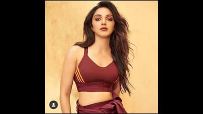 தோனி படத்தில் வரும் நாயகியா இது இவ்ளோ கிளமெர் போஸ் கொடுத்து கலக்கும் கியாரா