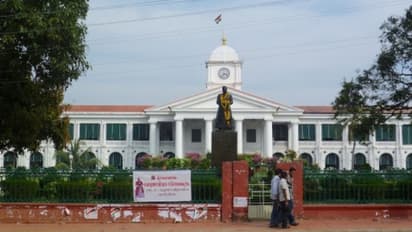 സെക്രട്ടറിയേറ്റില്‍ ഉള്‍പ്പെടെ കര്‍ശന നിയന്ത്രണം; തലസ്ഥാനം കര്‍ശന ജാഗ്രതയില്‍