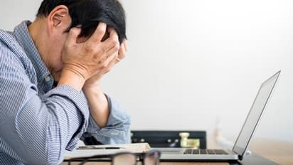 ഏറെ നേരം ഇരുന്ന് ജോലി ചെയ്യുന്നത് കാലുകളെ ബാധിക്കുമോ? നിങ്ങളറിയേണ്ട അഞ്ച് കാര്യങ്ങള്...