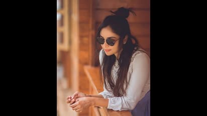 தடம் பட நாயகியின்...  தாறுமாறு போஸ்..! நீங்களே பாருங்க