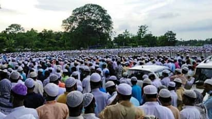 বিপদ বাড়ালো ধর্মগুরুর শেষকৃত্য, হাজার দশেক মানুষের জমায়েতের পর লকডাউনে ৩টি গ্রাম