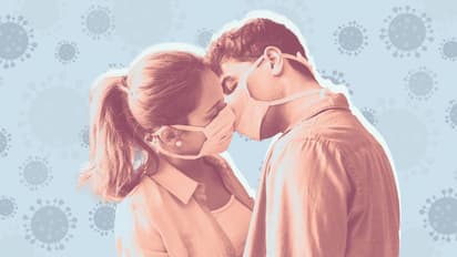 'കൊറോണ കവർന്ന ചുംബനങ്ങൾ', ചുംബന ദിനത്തിലോർക്കാം നഷ്‌ടമായ നമ്മുടെ സ്നേഹപ്രകടനങ്ങളെ