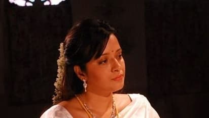 அன்பு கணவர் செல்ல மகனோடு... ரீமாசென்! லேட்டஸ்ட் போட்டோஸ்...!