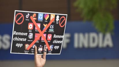 प्रतिबंधित चीनी एप्स नए अवतार में चुरा रहे थे भारत का संवेदनशील डाटा, सरकार ने 54 पर लगाया प्रतिबंध