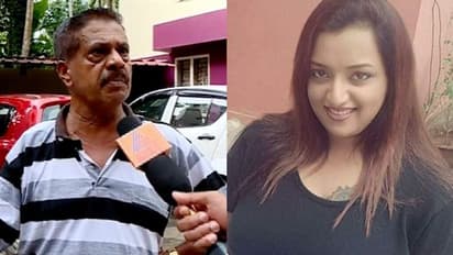 'ഐടി സെക്രട്ടറി ശിവശങ്കരൻ സ്വപ്നയുടെ ഫ്ലാറ്റിൽ സ്ഥിരം സന്ദർശകനായിരുന്നു'; ആരോപണവുമായി അസോസിയേഷൻ ഭാരവാഹികൾ