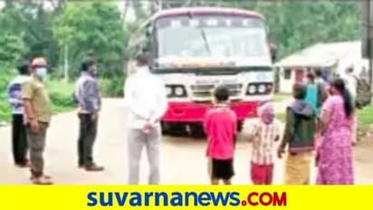 ಕೊರೋನಾ ಭೀತಿ: ಪ್ರವಾಸಿಗರು ಬಾರದಂತೆ ಬಸ್ ತಡೆದ ಗ್ರಾಮಸ್ಥರು