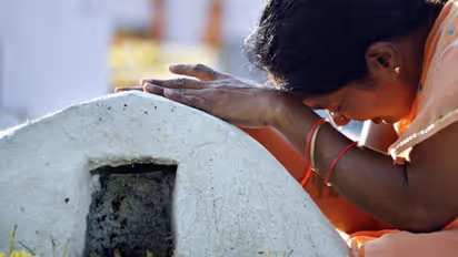 No place to cremate bodies, Hindus in Pakistan forced to bury the dead