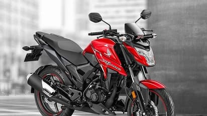 TVS ಅಪಾಚೆ ಪ್ರತಿಸ್ಪರ್ಧಿ, ಹೊಂಡಾ X-Blade ಬೈಕ್ ಬಿಡುಗಡೆ!