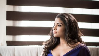 நயன்தாராவை ஓரமா போய் நிற்க சொல்லுங்க..! விஜே மகேஸ்வரியின் கவர்ச்சிக்கு தெறிக்கும் கமெண்ட்ஸ்..!