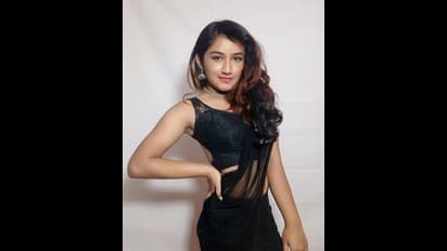 'ஜில்லா' படத்தில் விஜயுடன் நடித்த சின்ன பொண்ணா இது..? சேலையில் ரம்யா பாண்டியனையே மிஞ்சிட்டாங்க..!