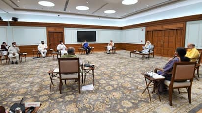 পজিটিভ হওয়ার আগেই বৈঠক, অমিত-এর করোনায় ঝুঁকিতে নরেন্দ্র মোদী-সহ গোটা মন্ত্রীসভা