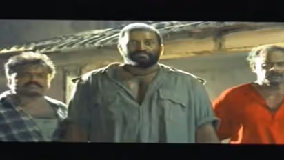 'വിയറ്റ്നാം കോളനി' സിനിമയിലെ കെട്ടിടങ്ങളിലൊന്നിന്റെ മേൽക്കൂര മഴയിൽ വീണു