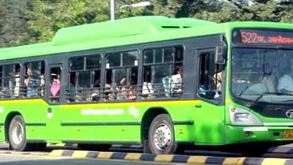 கொரோனாவை பரப்பிய தனியார் பள்ளி... கல்விக்கட்டணம் செலுத்த சென்ற பெற்றோருக்கு பரவியதால் அதிர்ச்சி..!