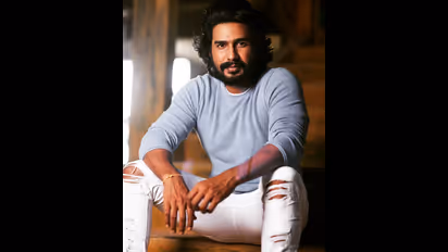 இரவில் நடுரோட்டில் இளைஞர்கள் செய்த மோசமான செயல்... வீடியோவுடன் போலீசில் புகார் கொடுத்த விஷ்ணு விஷால்...!