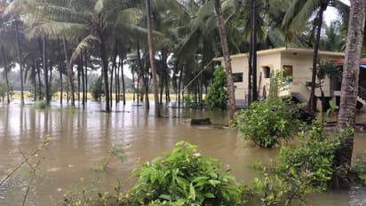 ತಗ್ಗುಪ್ರದೇಶಗಳ ಮನೆ, ತೋಟ, ಕೃಷಿಗದ್ದೆಗಳು ಜಲಾವೃತ: ಇಲ್ಲಿವೆ ಫೊಟೋಸ್