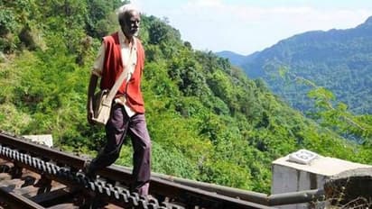 കത്തുകളും പെന്ഷന് തുകയുമായി ഈ പോസ്റ്റുമാന് നടന്നത് 15 കിലോമീറ്റര്, വഴിയില് കാടും കാട്ടാറും മൃഗങ്ങളും