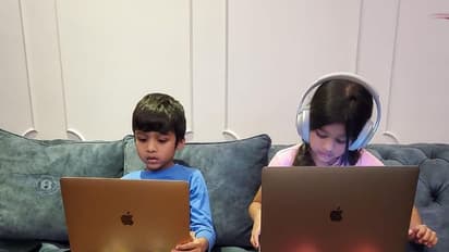 செல்வராகவன் அழகிய குடும்பம்..! புகைப்பட தொகுப்பு!