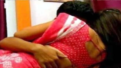 ಕೆಳ ಮಹಡಿಯಲ್ಲಿ ಮಸಾಜ್ ಪಾರ್ಲರ್, ಮೇಲ್ ಮಹಡಿಯಲ್ಲಿ ಸೆಕ್ಸ್ ದಂಧೆ!