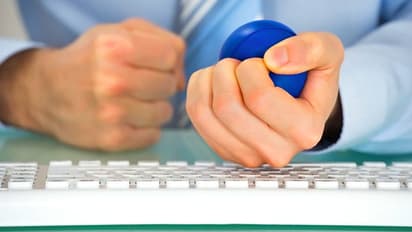 गरुड़ पुराण: इन 6 बातों का ध्यान रखेंगे तो हमेशा बचे रहेंगे परेशानियों से