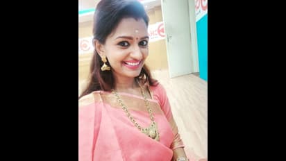 சின்னத்திரை நடிகை ஆனந்தியின் அசரவைக்கும் யோகா! மிரட்டல் தான் போங்க