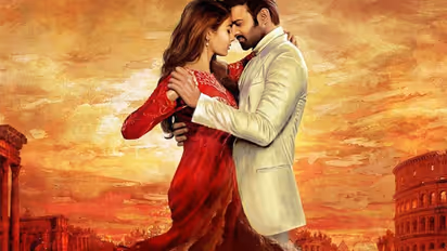 'राधे श्याम' का फर्स्ट लुक, पूजा हेगड़े और प्रभास के बीच दिखी जबरदस्त रोमांटिक कैमिस्ट्री