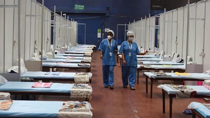 করোনা নিয়ে অভয় দিচ্ছে স্বাস্থ্য মন্ত্রক, মৃত্যুর হারকে ঢাল করে লড়াই কেন্দ্র সরকারের