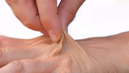 ശരീരം അപകടത്തിലാണ്; ചര്‍മ്മം നല്‍കുന്ന ചില സൂചനകള്‍...