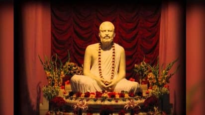 'যদি ভগবান-কে দেখতে চাও, আগে ভগবান হও', একথা বলেছিলেন স্বয়ং রামকৃষ্ণ