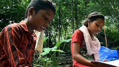 വീടില്ല; വൈദ്യുതിയില്ല; ഓൺലൈൻ സംവിധാനങ്ങളില്ല; സ്വയം വായിച്ച് പഠിച്ച് അരവിന്ദും രേവതിയും