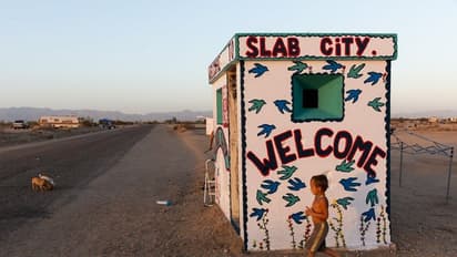 അമേരിക്കയിൽ നിയമത്തിന്റെ ചട്ടക്കൂടുകൾ ഇല്ലാതെ അവസാനത്തെ സ്ഥലം; സ്ലാബ് സിറ്റി