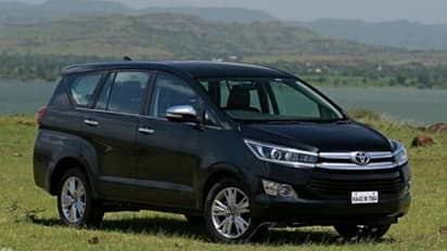 Innova Crysta का आने जा रहा है CNG वेरियंट, जानें कब तक हो सकती है लॉन्च