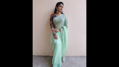 வெள்ளித்திரை கை கொடுக்காததால்... சின்னத்திரையில்  கலக்கி வரும் நடிகை! யார் தெரியுமா