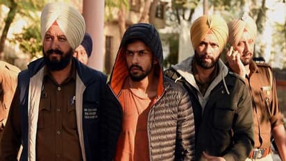 వికాస్ దూబే ఎన్కౌంటర్: నన్నూ చంపేస్తారు.. కాపాడాలంటూ కోర్టుకెక్కిన గ్యాంగ్స్టర్