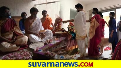 ಬೆಂಗಳೂರಿನ ನಿವಾಸದಲ್ಲಿ ಚಂಡಿಕಾ ಹೋಮ ಮಾಡಿಸಿದ ಸರ್ಜಾ ಫ್ಯಾಮಿಲಿ!