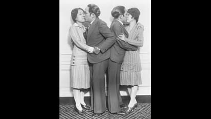 ചരിത്രം തിരുത്തിക്കുറിച്ച വിശ്വവിഖ്യാത ചുംബനങ്ങൾ !!