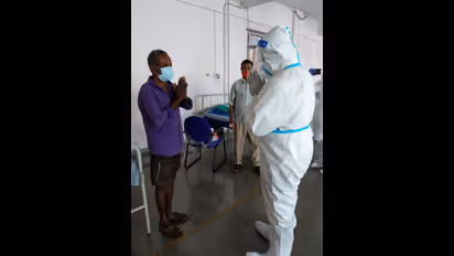 ഒമ്പത് ലക്ഷം കടന്ന് രാജ്യത്തെ കൊവിഡ് കണക്ക്; 24 മണിക്കൂറിനിടെ 553 മരണം