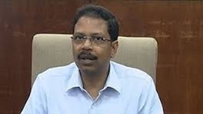 தமிழகத்தில் காலியாக இருக்கும் தொகுதிகளுக்கு இடைத்தேர்தல் .! எப்போது நடைபெறும்.. தேர்தல் தலைமை ஆணையர் விளக்கம்