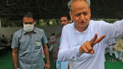 राजस्थान कांग्रेस विधायक दल की बैठक आज, सियासी उठापटक जारी