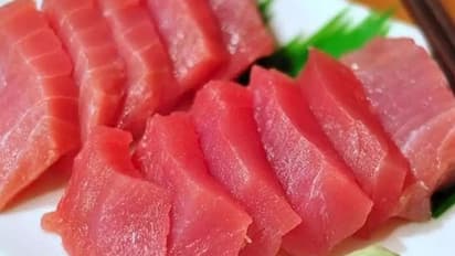 ஜப்பானியர்கள் சமைக்காத பச்சை இறைச்சியை விரும்பி சாப்பிட.. இப்படி ஒரு காரணம் இருக்கா?  