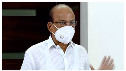 'ശിവശങ്കറിനെതിരെ നടപടി ഇല്ലാത്തത് ദുരൂഹം'; മുഖ്യമന്ത്രി രാജിവെച്ച് അന്വേഷണം നേരിടണമെന്ന് കുഞ്ഞാലിക്കുട്ടി