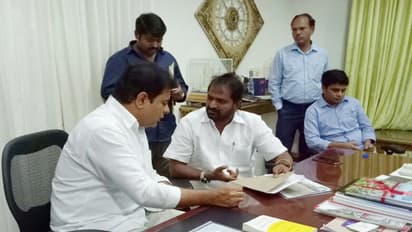 కేటీఆర్ కాన్వాయ్ ని అడ్డుకున్నవారికి... మంత్రి శ్రీనివాస్ గౌడ్ అండ