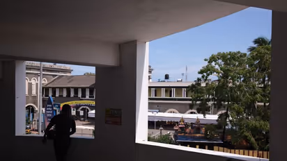 കേരളം; കൊവിഡ് 19 രോഗികള് പതിനായിരത്തിലേക്ക്, ആശങ്കയായി തലസ്ഥാനം