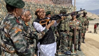 எந்த சக்தியாலும் இந்தியாவில் இருந்து ஒரு அங்குல நிலத்தை கூட  கைப்பற்ற முடியாது.!! ராஜ்நாத் சிங் அதிரடி சரவெடி.