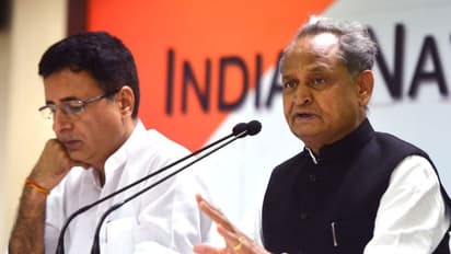 राजस्थान में सरकार पर संकट, पुलिस का दावा गहलोत सरकार गिराने की थी साजिश?