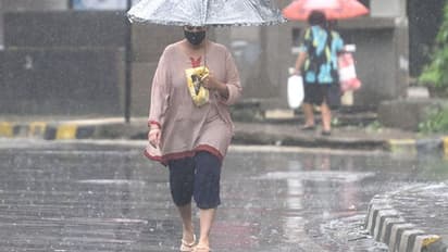 বৃষ্টিতে শহরের পারদ নামল স্বাভাবিকের ২ ডিগ্রি নিচে, দুর্যোগের আশঙ্কা উত্তরবঙ্গে