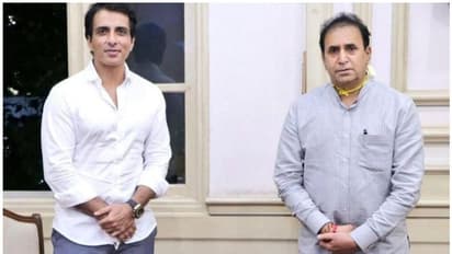 പൊലീസ് ഉദ്യോഗസ്ഥർക്ക് 25000 ഫേസ് ഷീൽഡുകൾ എത്തിച്ച് നടൻ സോനു സൂദ്