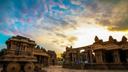 ಹೊಸಪೇಟೆ: ವೀಕೆಂಡ್-ಹಂಪಿ ಸ್ಮಾರಕಗಳ ವೀಕ್ಷಣೆಗೆ ಪ್ರವಾಸಿಗರ ದಂಡು