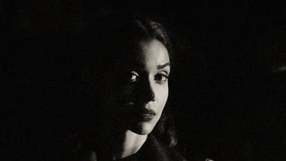 சேலை கட்டிய சோலையாய்... மனம் கவரும் நடிகை அனுப்பிரியா! அசத்தல் கிளிக்ஸ்