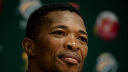 'গায়ের রং কালো বলে কেউ আমার খাওয়ার টেবিলে বসত না',সতীর্থদের বিরুদ্ধে অভিযোগ মাখায়া এনতিনির